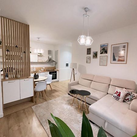 Kesa Apartment Корча Екстериор снимка