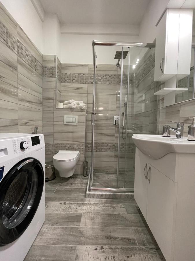 Kesa Apartment Корча Екстериор снимка