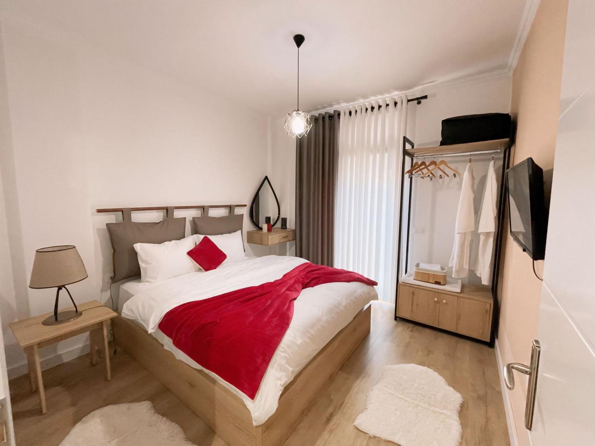 Kesa Apartment Корча Екстериор снимка